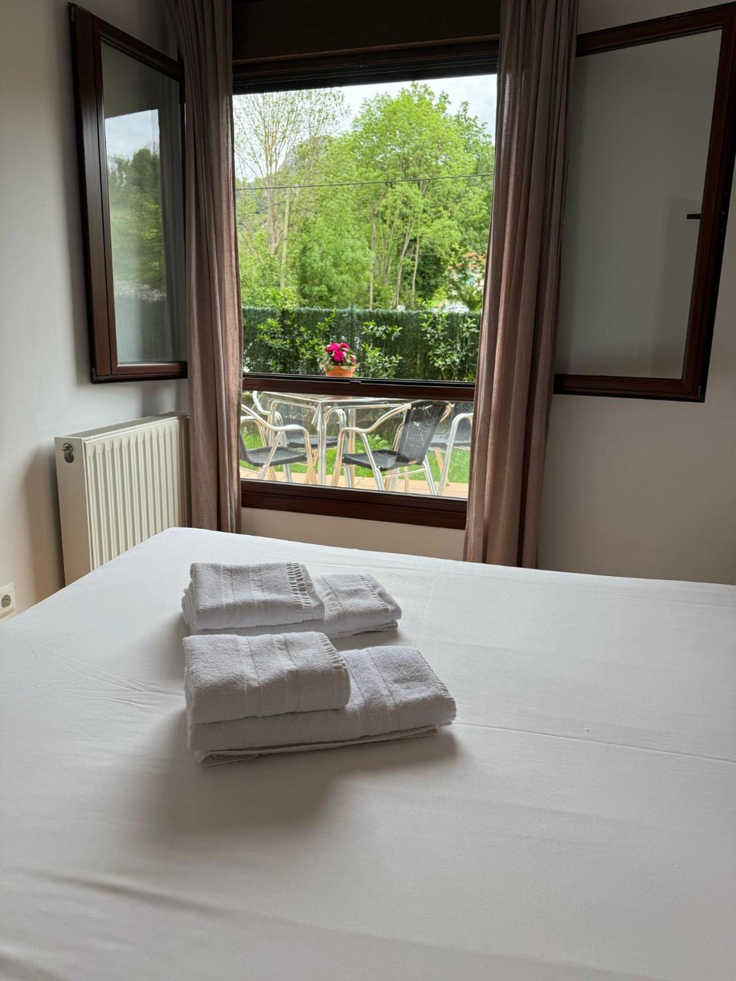 Apartamentos El Caxigu Arenas De Cabrales Zewnętrze zdjęcie
